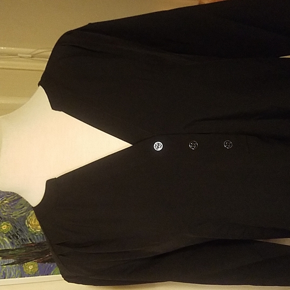 NWT- Lilac Bloom M Black V Neck Blouse w/ Long Sleeves & Optional 1/2 Sleeves - Picture 6 of 15